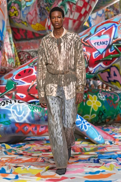 Look 64